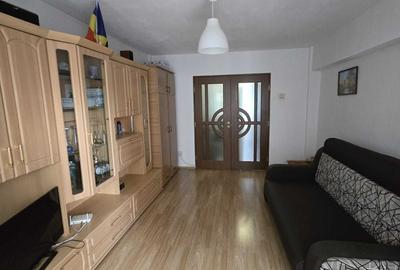 Apartament cu 3 camere decomandat, mobilat în Astra