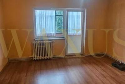 Apartament cu 4 camere decomandat în Dâmbul Rotund