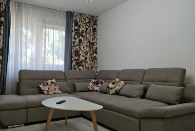 Apartament cu 3 camere decomandat, mobilat în Vasile Aaron