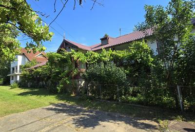 Vanzare vila P+1+M cu 5 camere, casa batraneasca , 2 garaje, teren 9249mp, - 2
