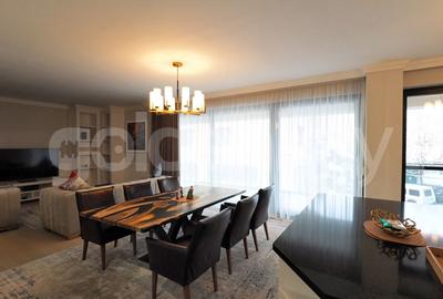 Apartament cu 5 camere semidecomandat în Herăstrău