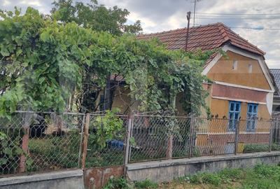 Casă individuală cu 2 camere în Luncani