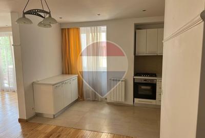 INCHIRIERE Apartament cu 3 camere in zona Nordului - 9