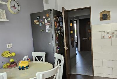 Apartament cu 3 camere decomandat, mobilat în Dristor