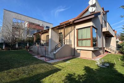 Casă individuală cu 6 camere în Pipera