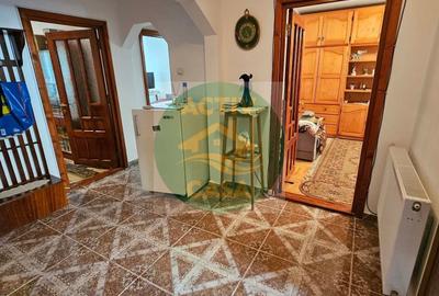 Apartament 3 camere, etaj 1 - 2