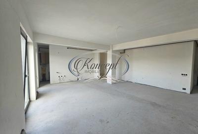 Apartament cu 3 camere semidecomandat în Someșeni