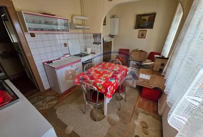 Apartament 3 camere, Centrul Vechi, Str. Teatrului, etaj 2/2, comision 0 - 5