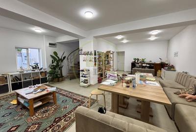 Spațiu comercial, de 120.00 mp, în Central