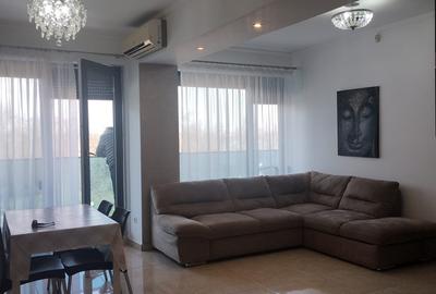 Apartament cu 3 camere decomandat, mobilat în Central