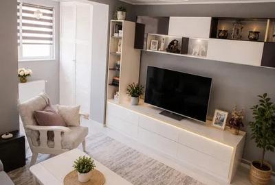 Apartament cu 3 camere semidecomandat, mobilat în Florești