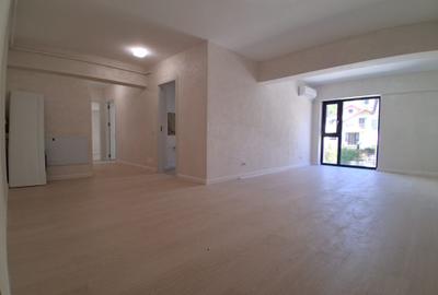 Apartament cu 3 camere decomandat în Păcurari