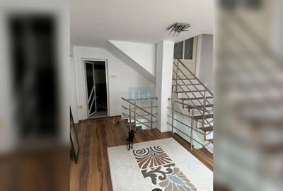 🏡 Casă spațioasă de vânzare - 210.000 € - 13