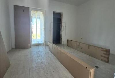 Duplex pe parter - 2 dormitoare - 3 bai ( o baie pe terasa ) - zona in plina dez - 12