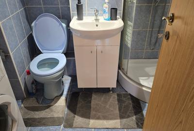 Inchiriez garsoniera decomandata in Deva, zona Zamfirescu, etaj 2 - 5