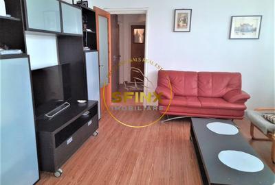 Apartament cu 3 camere semidecomandat în Obor