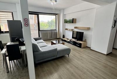 Apartament cu 2 camere semidecomandat, mobilat în Universitate