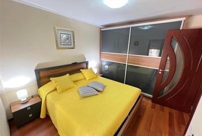 Apartament cu 3 camere decomandat, mobilat în Central