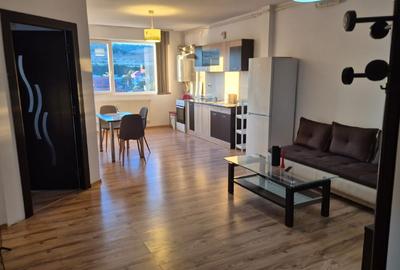 Apartament cu 2 camere semidecomandat, mobilat în Florești
