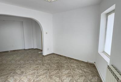 Casă individuală cu 4 camere în P-ța Unirii