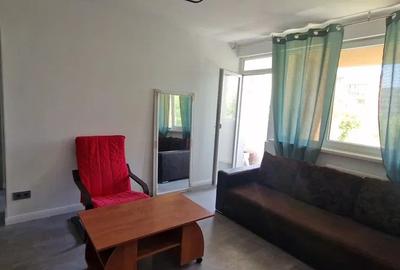 Apartament cu 2 camere semidecomandat în P-ța Muncii