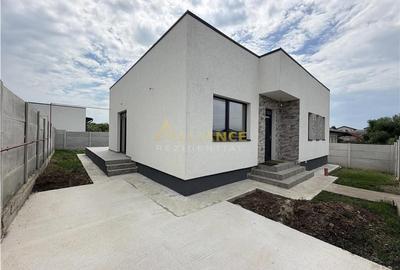 Casa individuala parter 4 camere 2 bai + dressing - 3