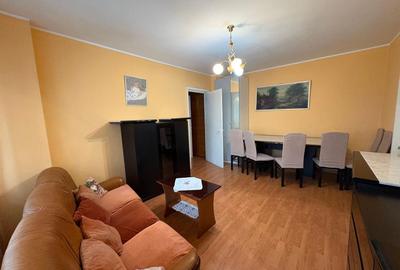 Apartament cu 2 camere semidecomandat, mobilat în P-ța Unirii