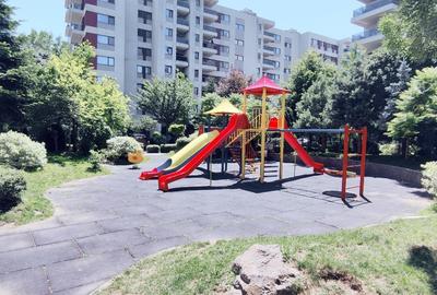 Apartament cu 3 camere decomandat, mobilat în Central