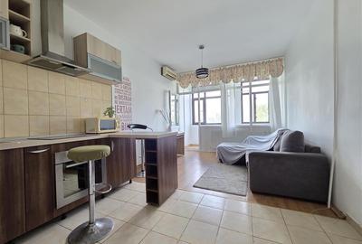 Apartament cu 2 camere decomandat în Podu Roș
