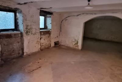 Casa in zona centrala parter si subsol cu acces auto - 17