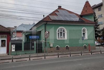 Casă individuală cu 4 camere în Central