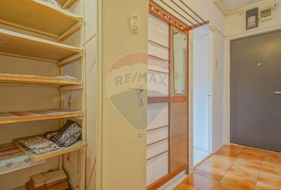 Apartament 2 cam de închiriat Zona Griviței Mobilat și utilat etaj 1 - 5