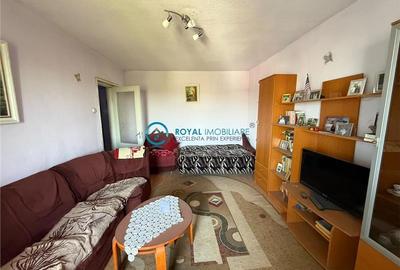 Apartament cu 3 camere decomandat în B-dul București