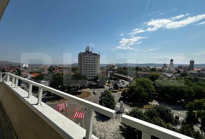 Apartament cu 3 camere decomandat, mobilat în Cetate