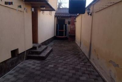 Casa individuala de vanzare, zona Mircea cel Batran - Garaj si pivnita - 2