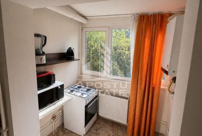 Apartament cu 3 camere decomandat în Complex Studențesc