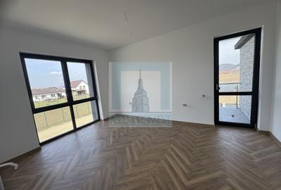 Casa 4 camere,stil Mediteranean- zona Primăverii. Sanpetru - 7