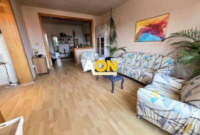 Apartament cu 4 camere decomandat în Cetate