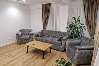 Apartament cu 3 camere decomandat, mobilat în Cornitoiu
