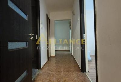 Apartament cu 2 camere decomandat în Titan
