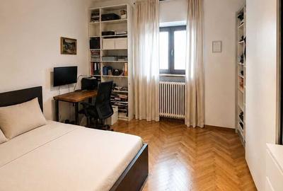 Apartament cu 2 camere decomandat în Victoriei
