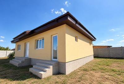 Casă individuală cu 4 camere în Malu Mare