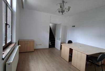 Vila singur curte, reprezentativa, renovata la stadard superior - 10