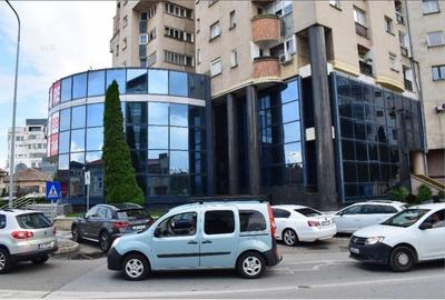 Birou, 2280 mp în Central
