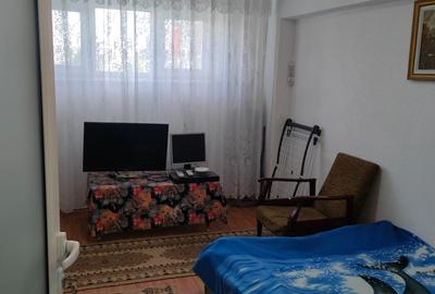 Garsonieră decomandată în Micro 39