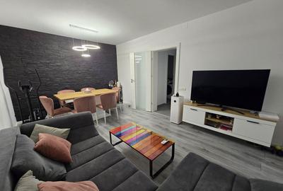 Apartament cu 2 camere decomandat în Polonă