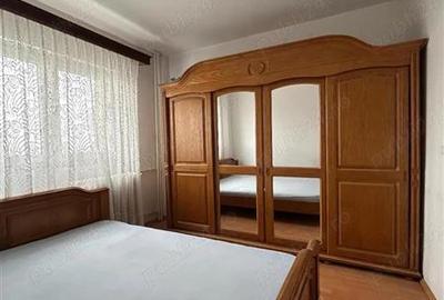 Apartament cu 3 camere semidecomandat în Iancului