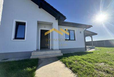 Casă individuală cu 4 camere în Utvin