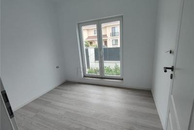 Duplex pe plan - canalizare - 4 camere - 6
