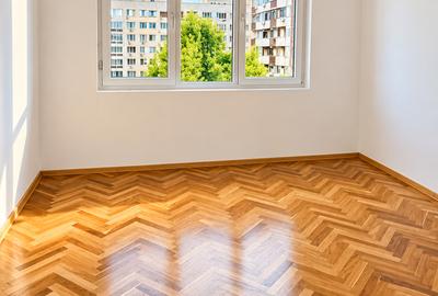 Apartament cu 3 camere decomandat în Tineretului